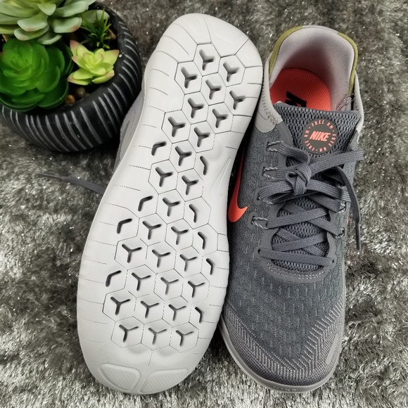 Nike Free Run Flyknit Sneakers - Picture 6 of 6